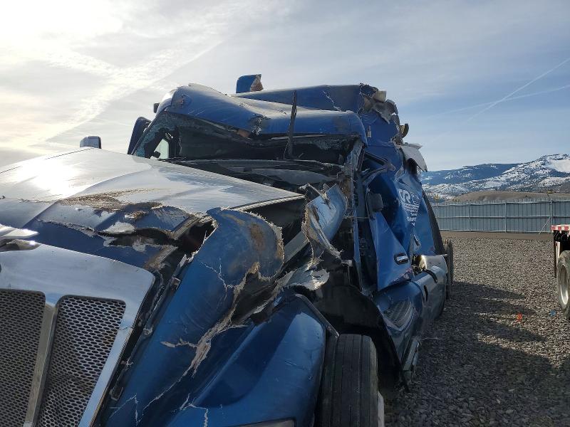 2016 Peterbilt 579 Semi Truck