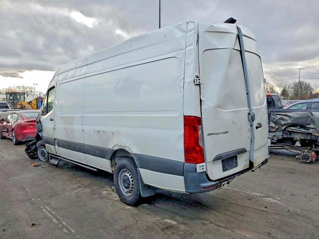 2022 Mercedes-Benz Sprinter 2500