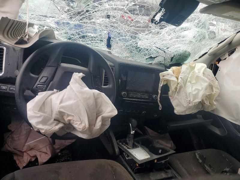 2022 Nissan Frontier s