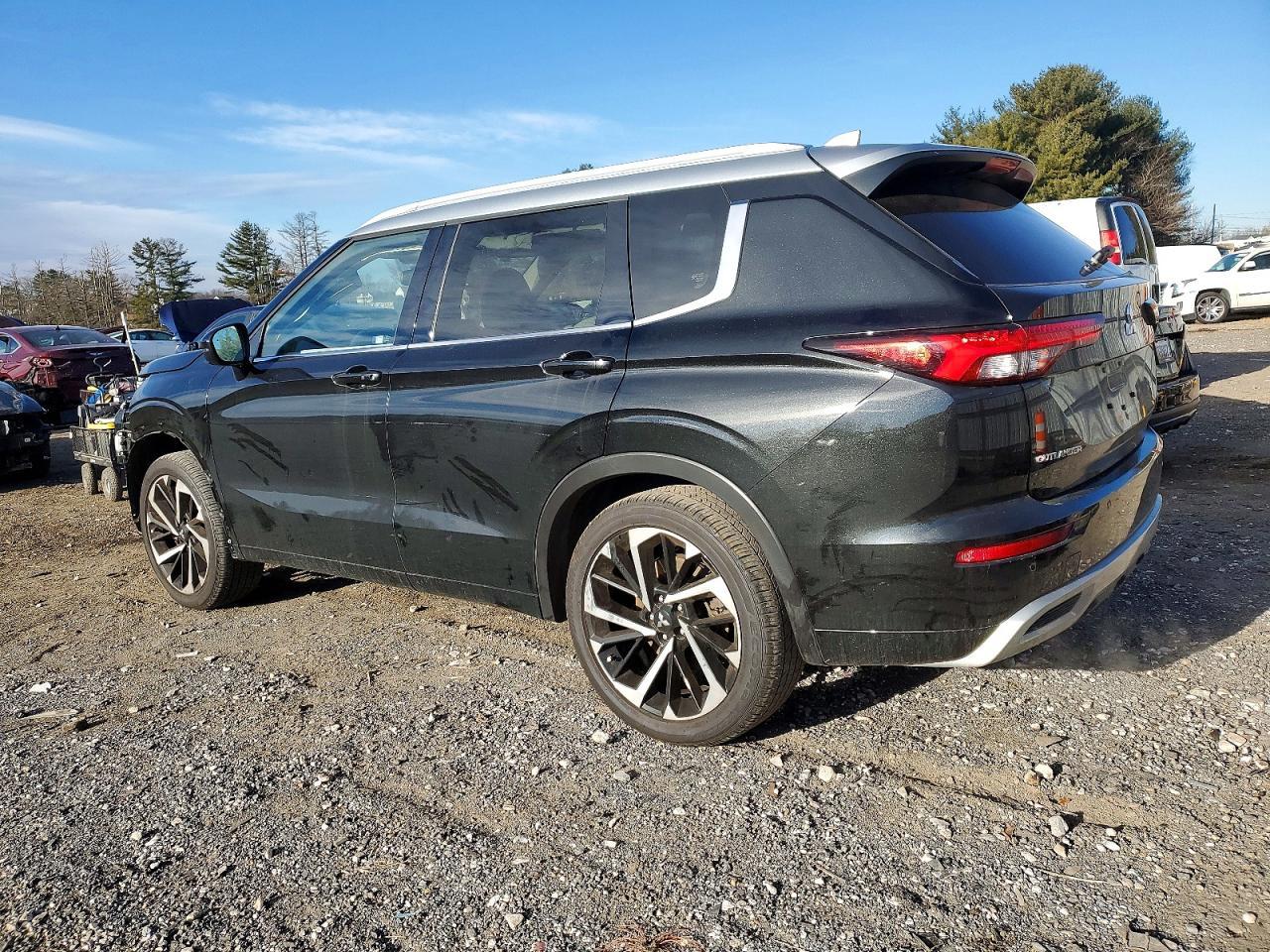 2024 Mitsubishi Outlander sel