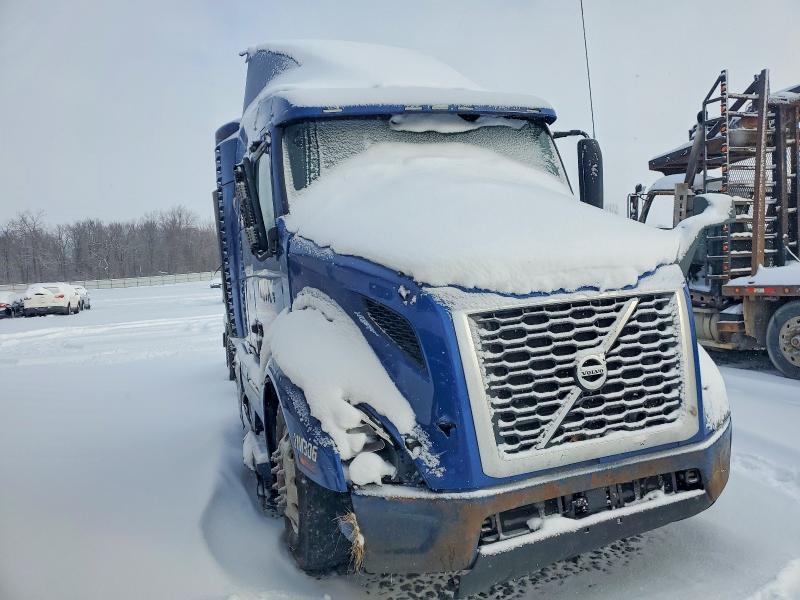 2019 Volvo VNR Semi Truck