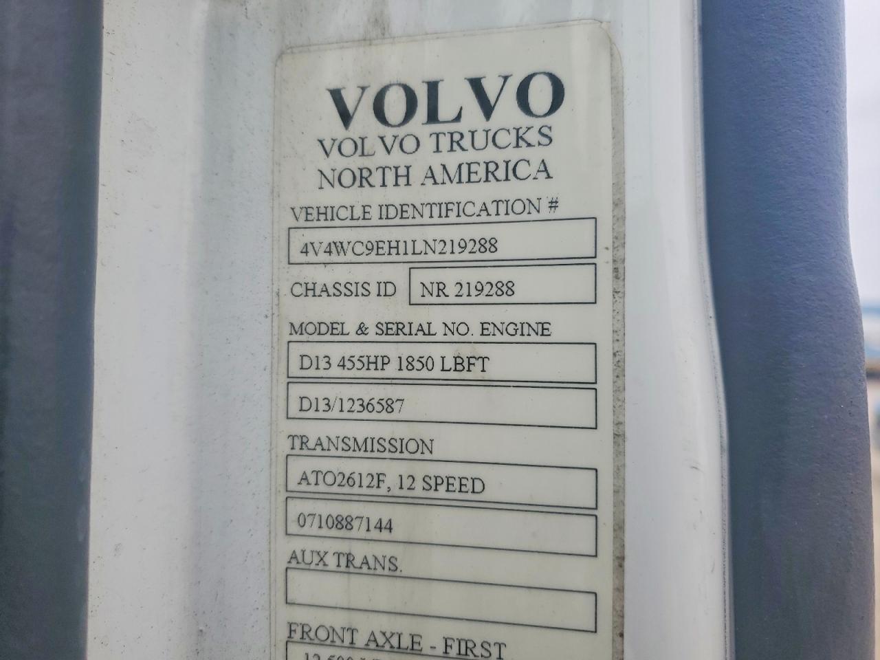 2020 Volvo VNR