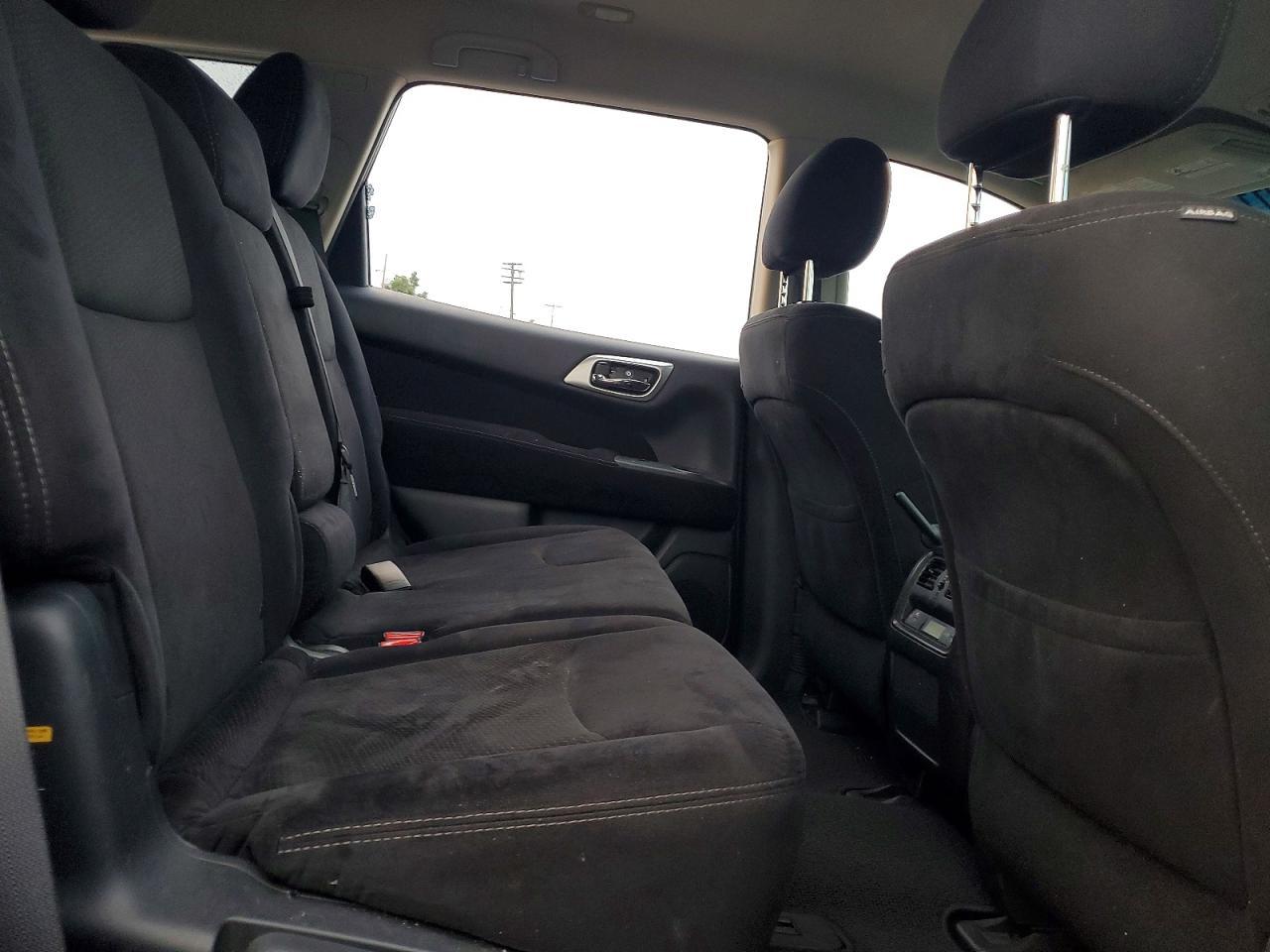 2014 Nissan Pathfinder s