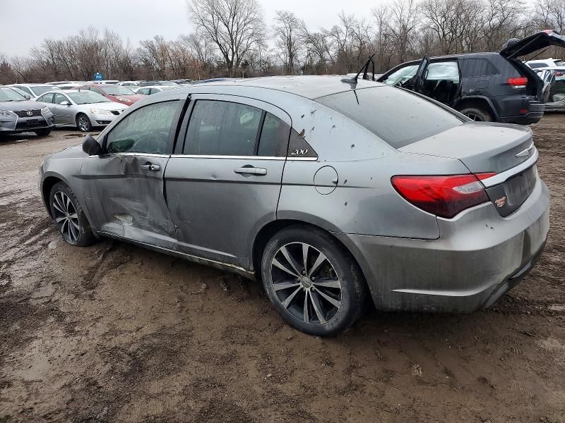 2013 Chrysler 200 Touring