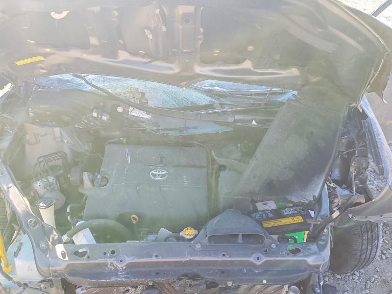 2013 Toyota Sienna le