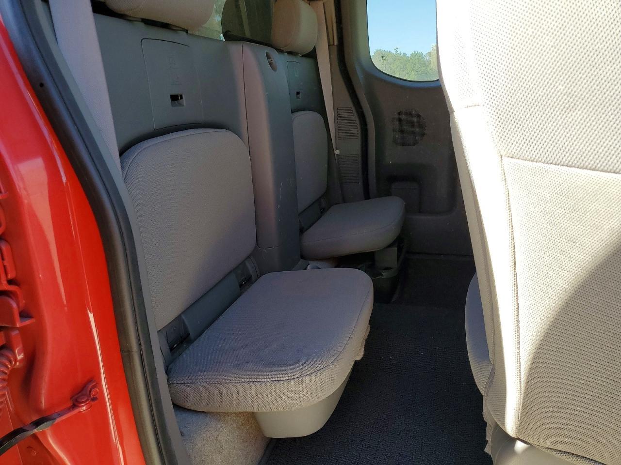 2017 Nissan Frontier s