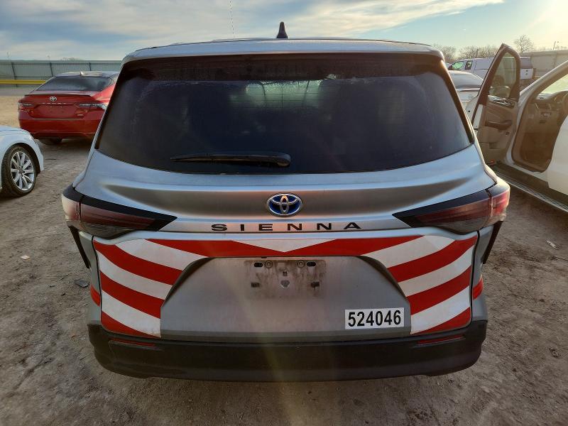 2024 Toyota Sienna le 8-passenger