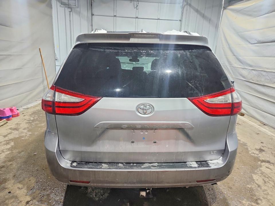 2018 Toyota Sienna le