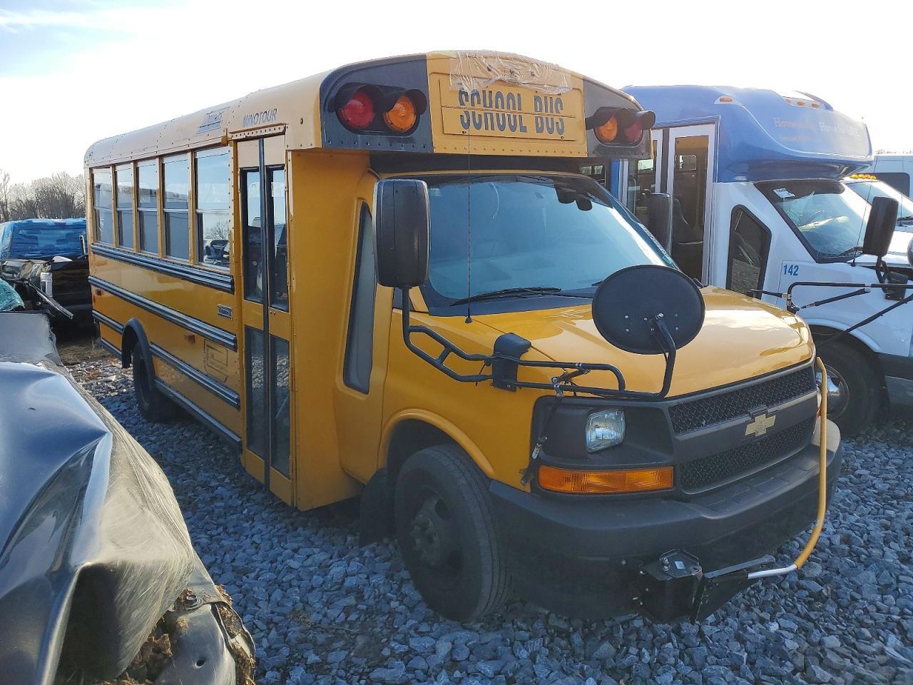 2017 Chev Express G4500