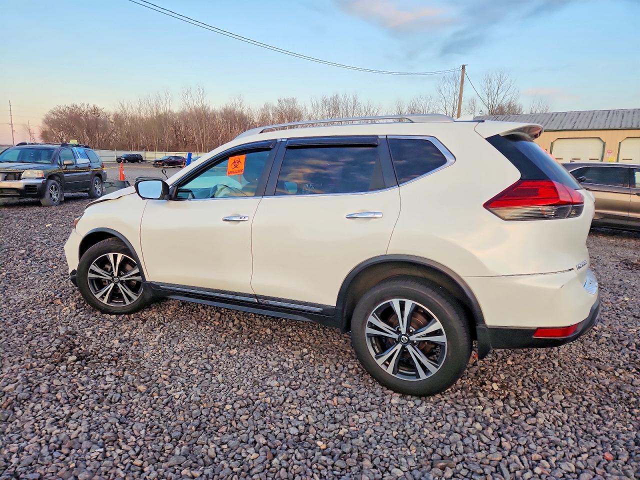 2017 Nissan Rogue sv