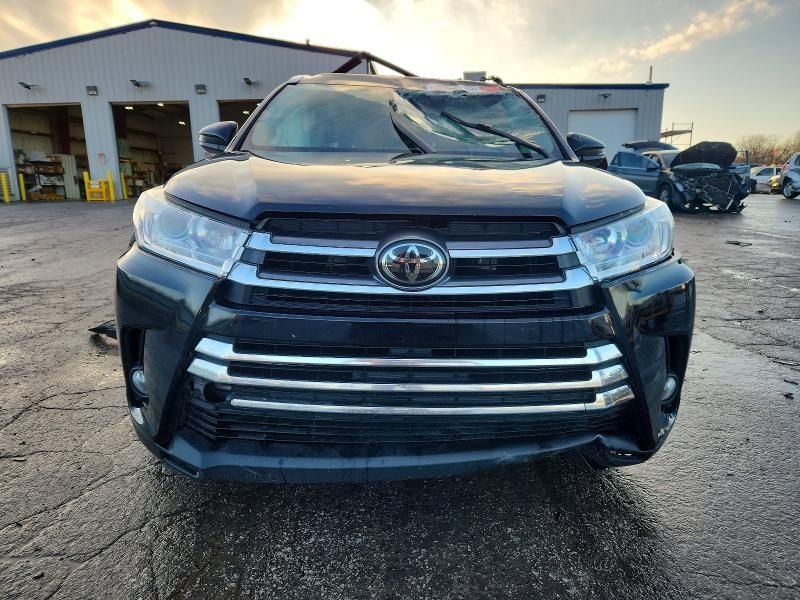 2017 Toyota Highlander se