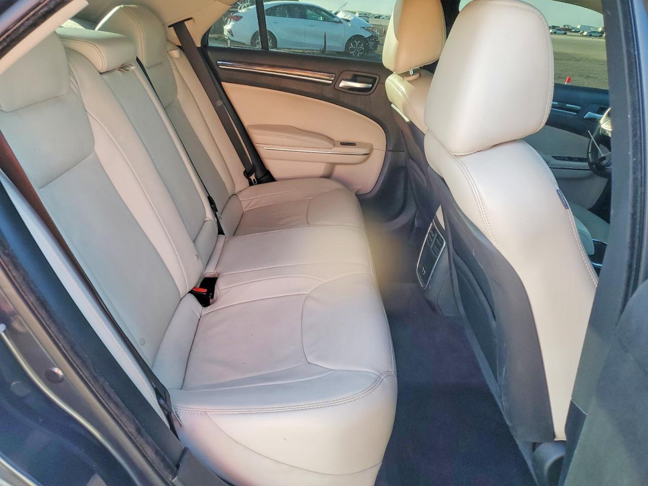 2016 Chrysler 300 Limited