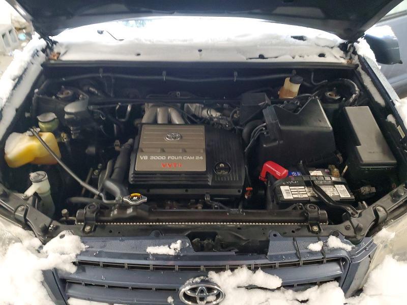 2002 Toyota Highlander Base