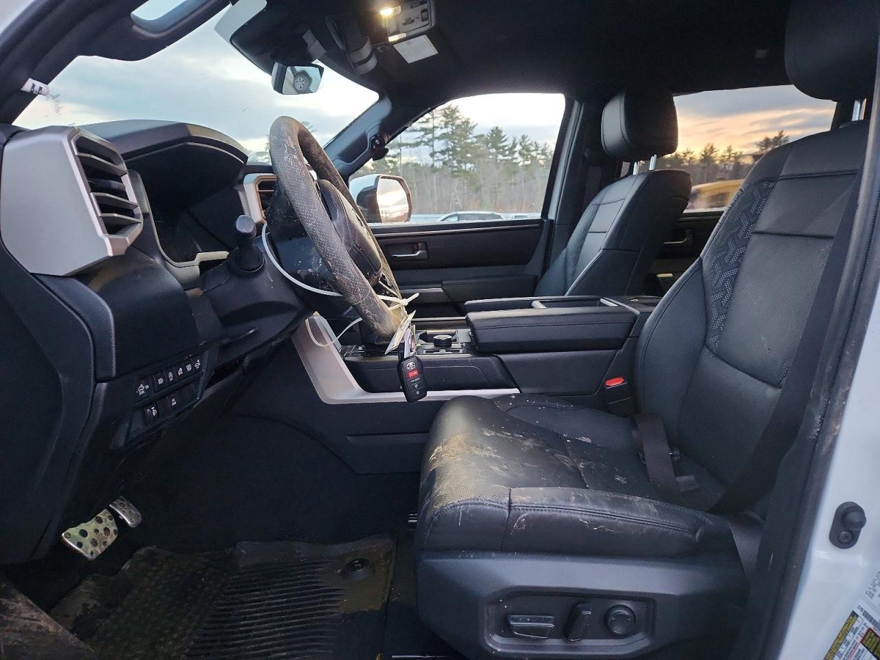 2025 Toyota Tundra Crewmax sr