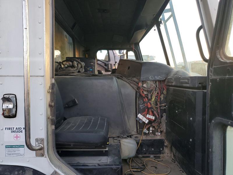2007 Peterbilt 320 Refuse Truck