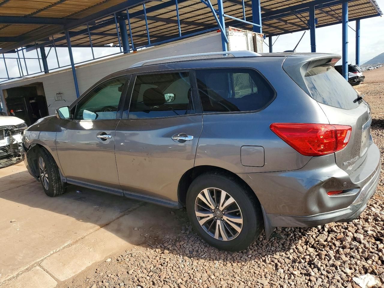 2017 Nissan Pathfinder s