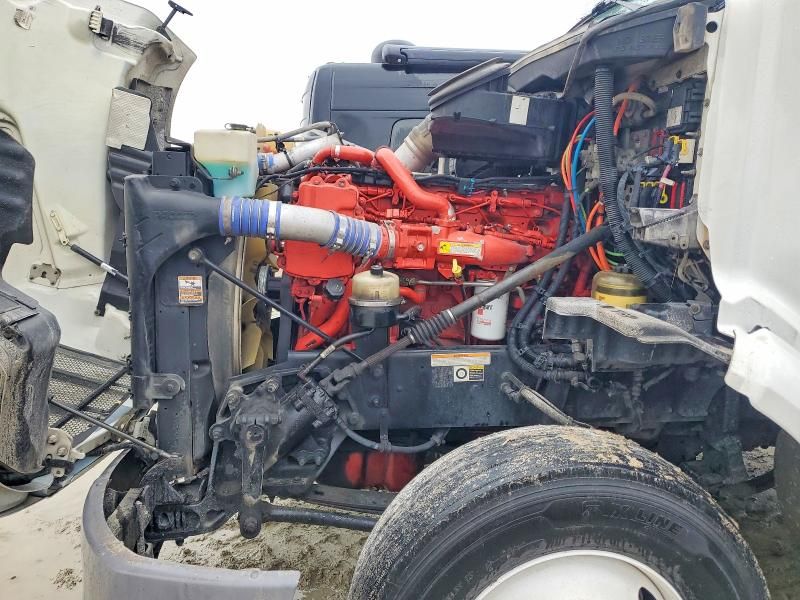 2016 Peterbilt 579 Semi Truck