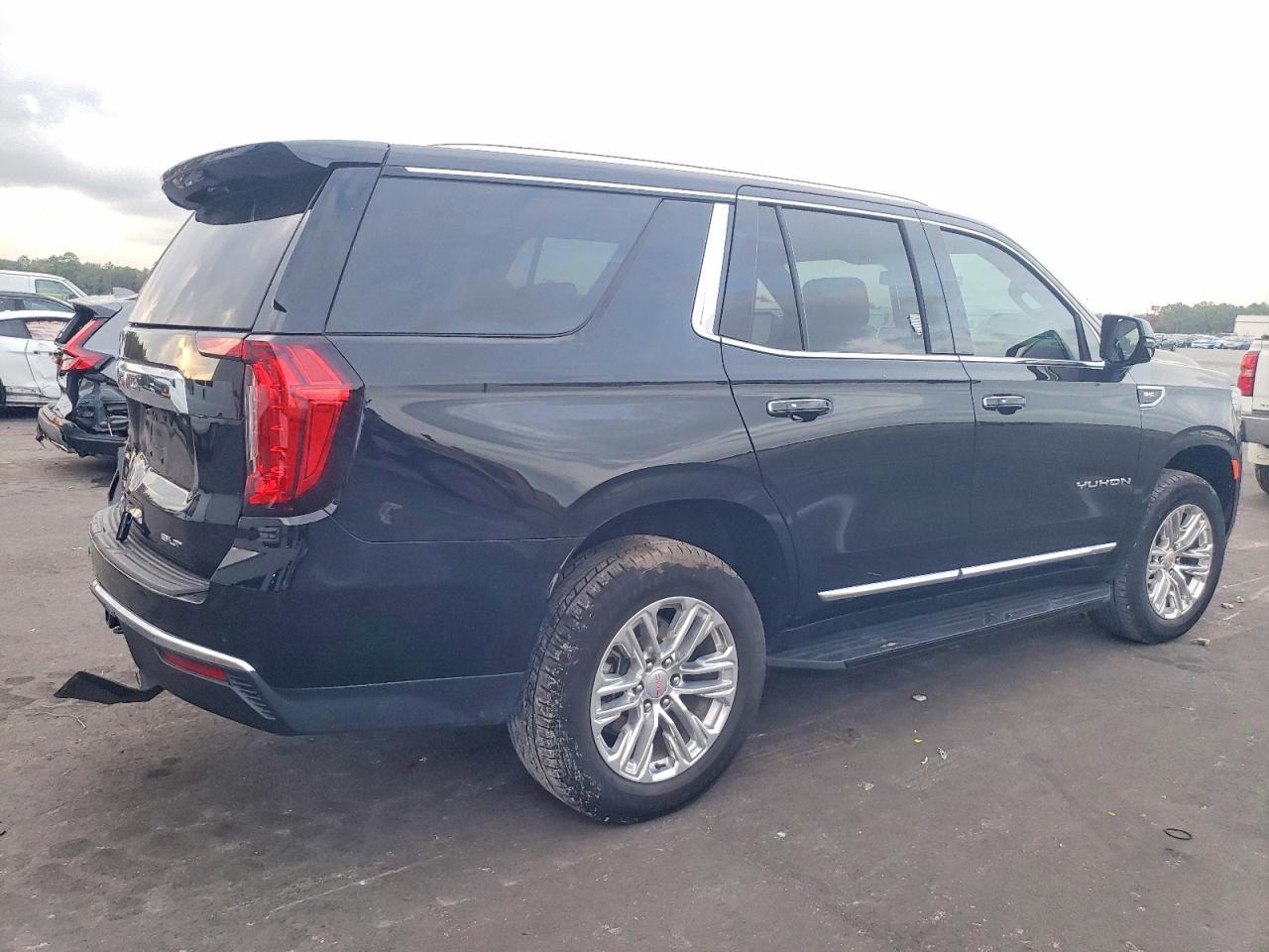 2023 GMC Yukon slt