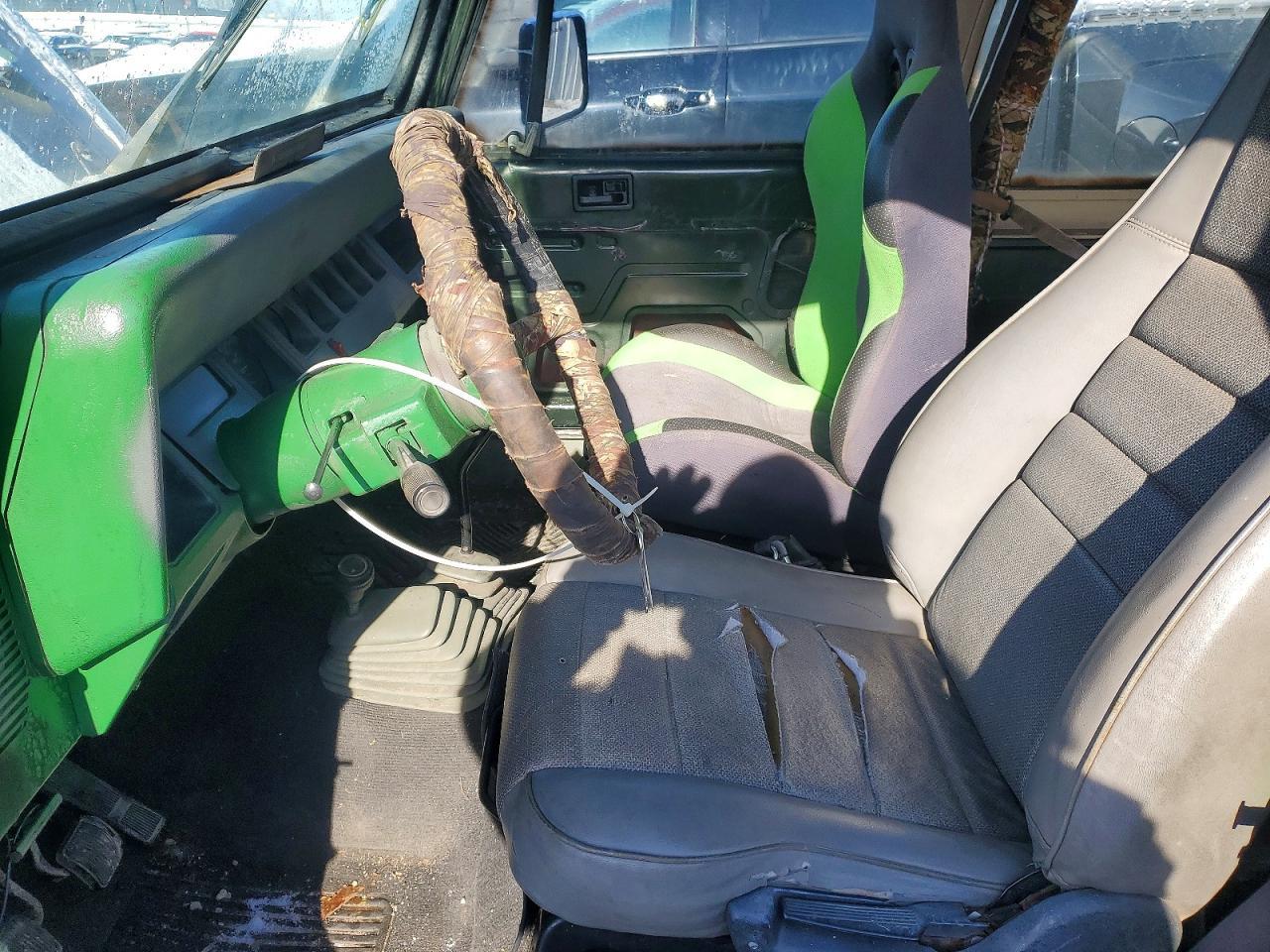 1995 Jeep Wrangler / yj Sahara