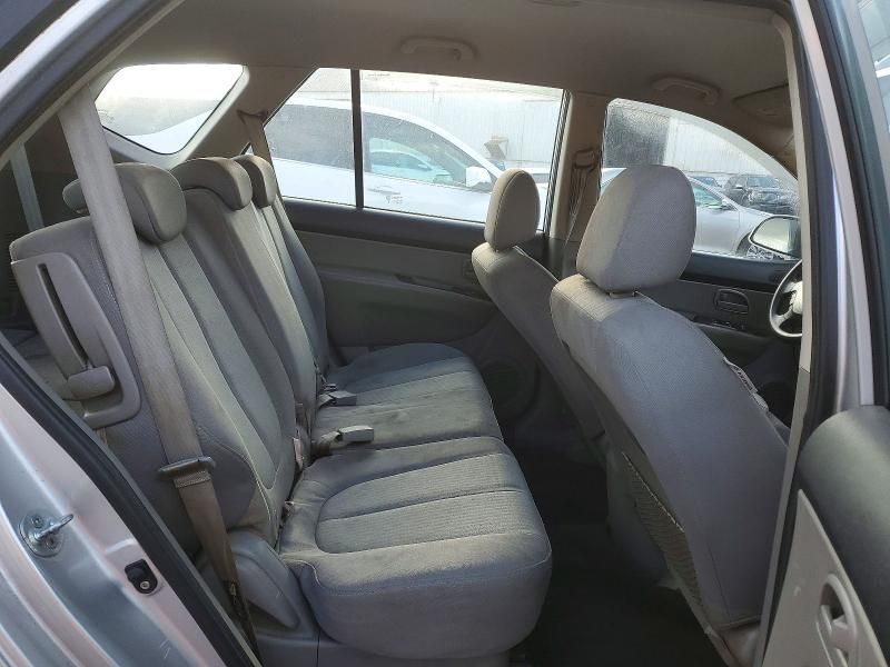 2009 KIA Rondo Base