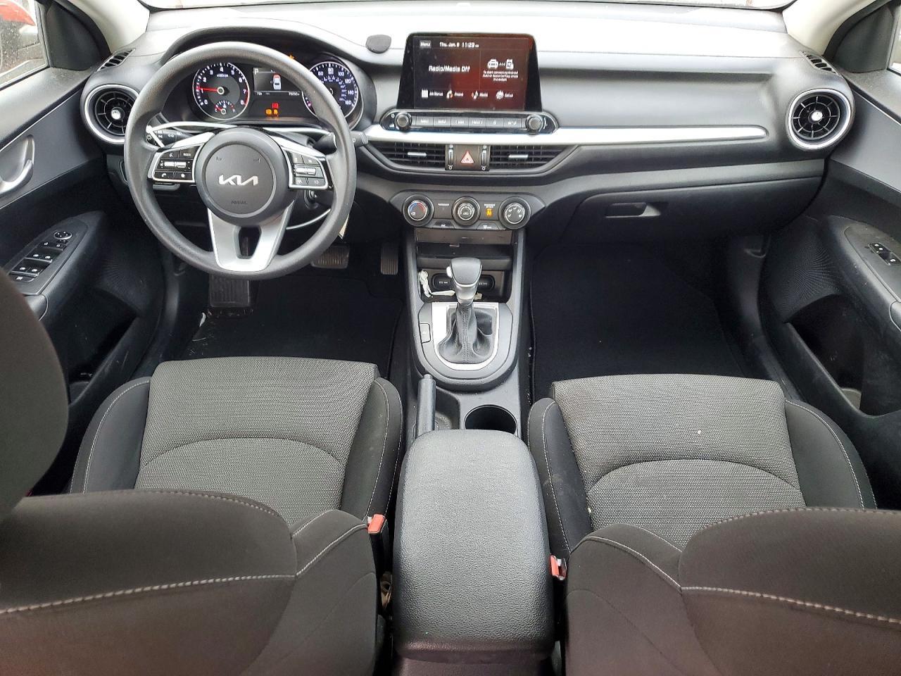 2023 KIA Forte lx