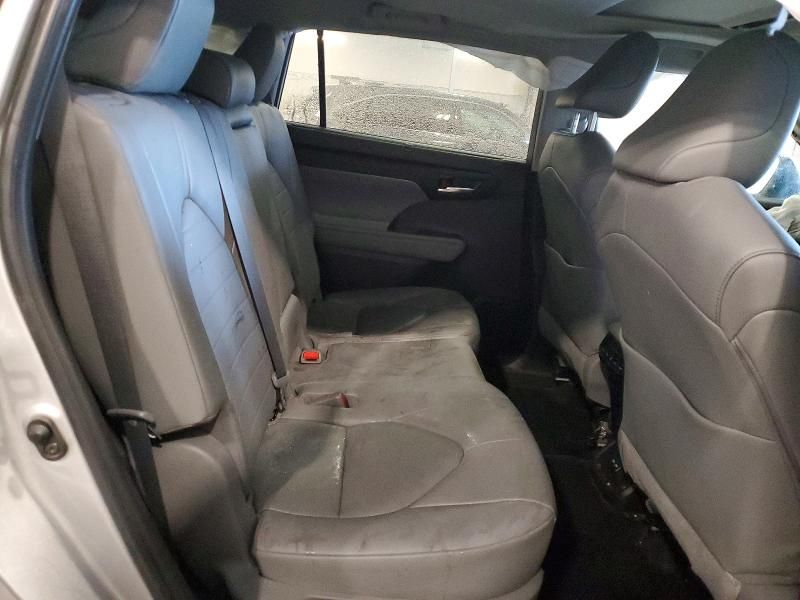 2023 Toyota Highlander Hybrid xle