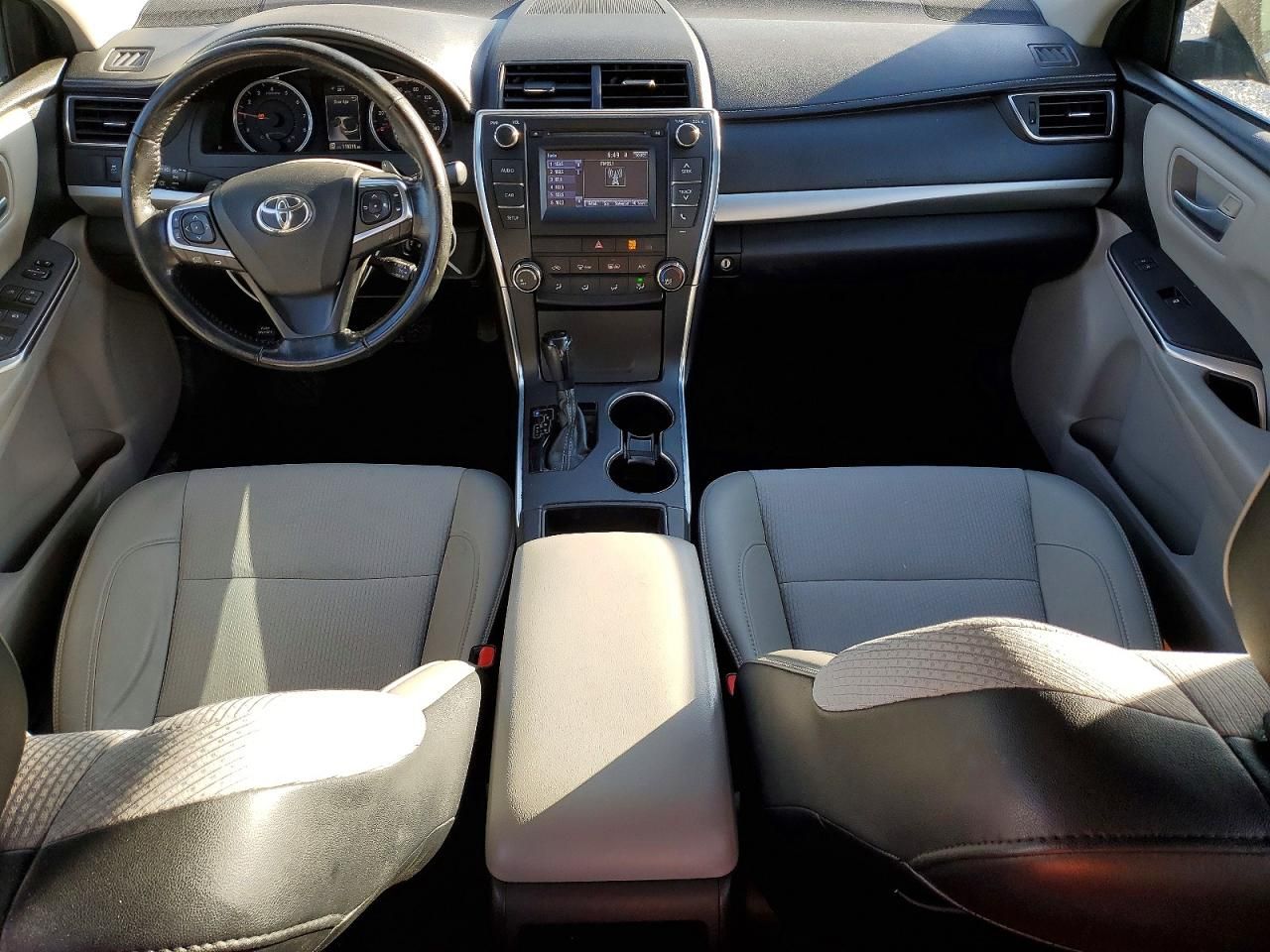 2016 Toyota Camry le