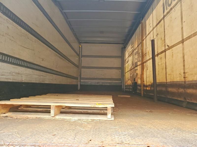 2015 Freightliner Business Class M2 box Truck