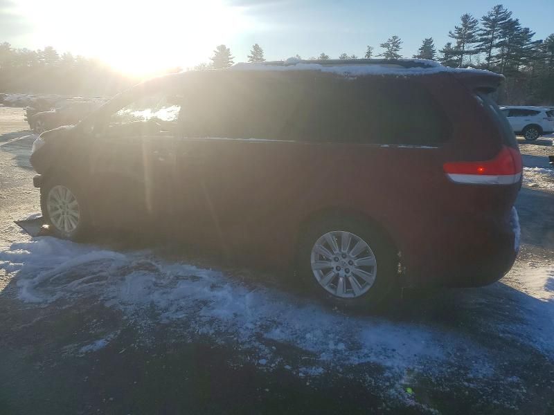 2013 Toyota Sienna le