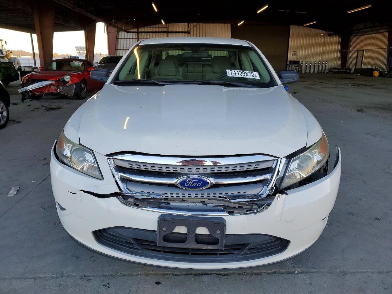 2012 Ford Taurus se