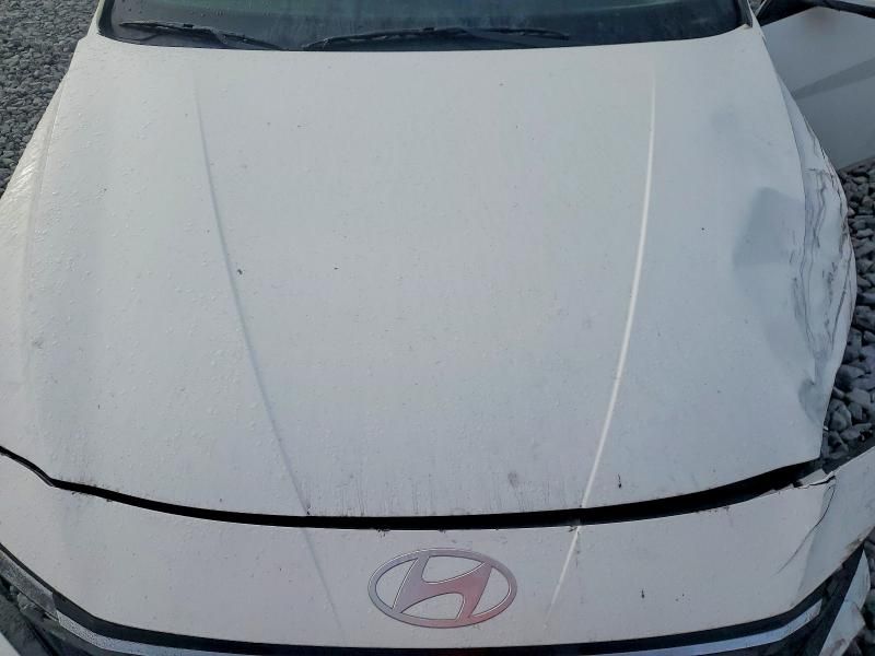 2024 Hyundai Elantra se