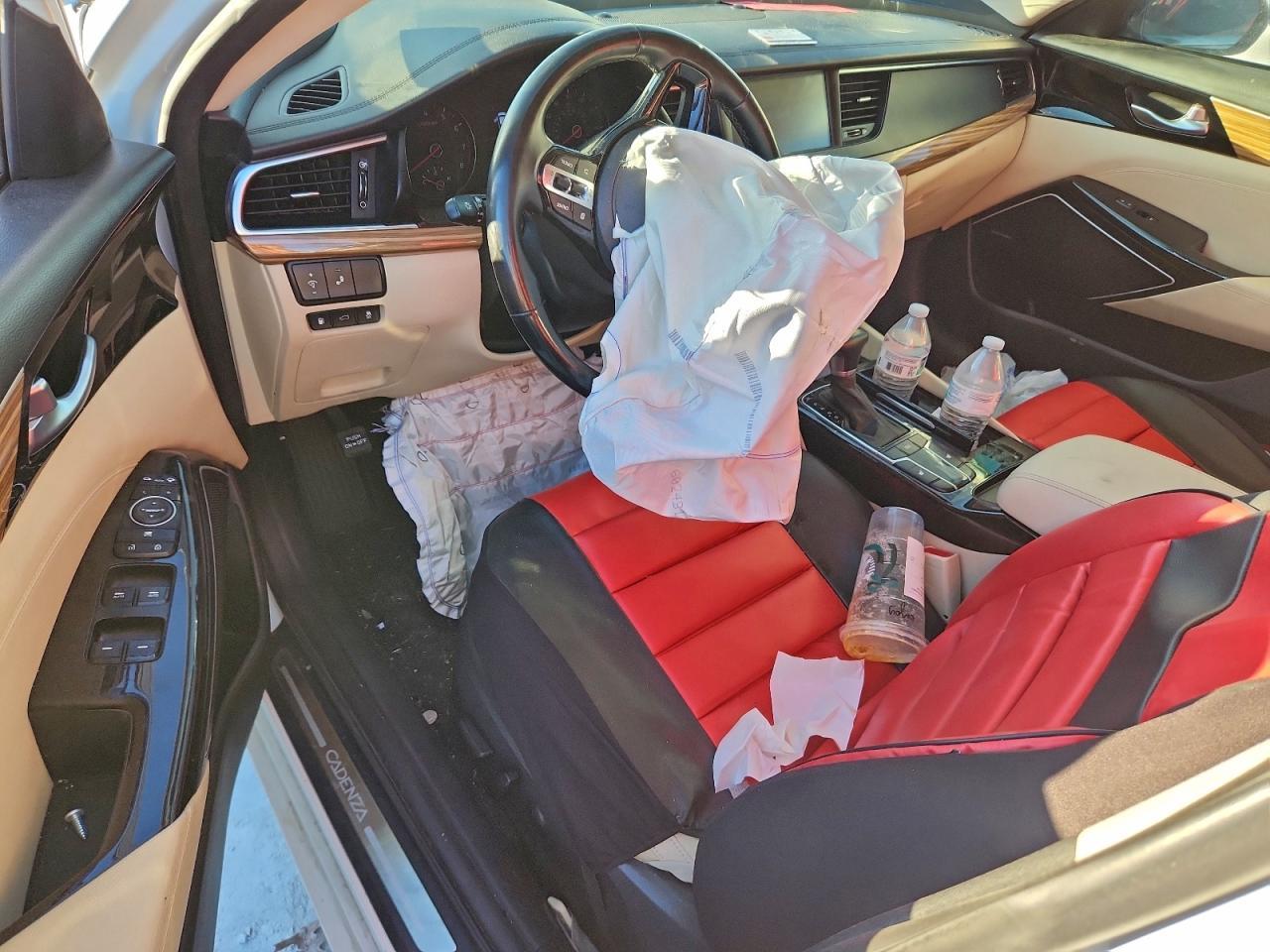 2017 KIA Cadenza Premium