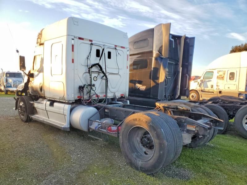 2015 Freightliner Cascadia Semi Truck