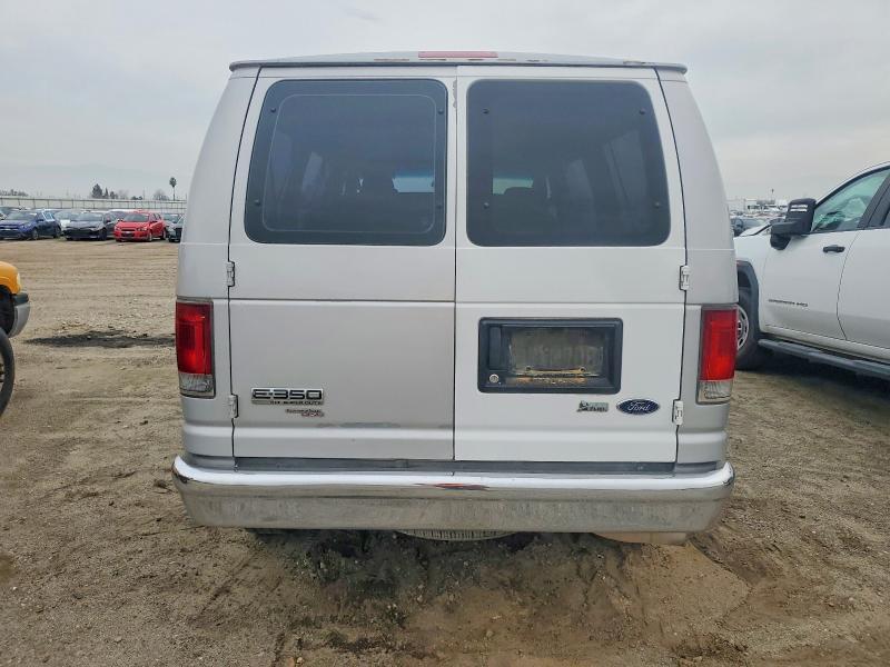 2009 Ford Econoline E350 Super Duty Wagon