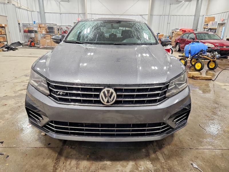 2017 Volkswagen Passat R-line
