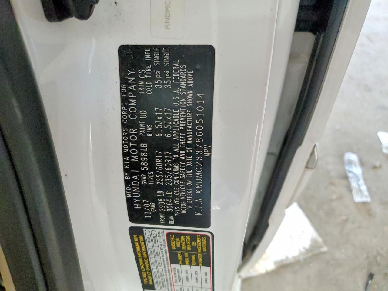 2008 Hyundai Entourage gls