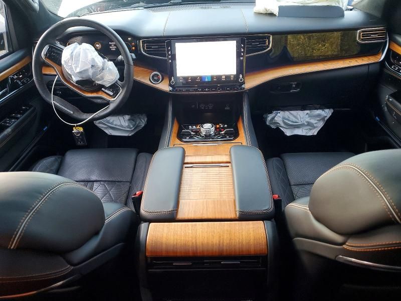 2022 Jeep Grand Wagoneer Series iii