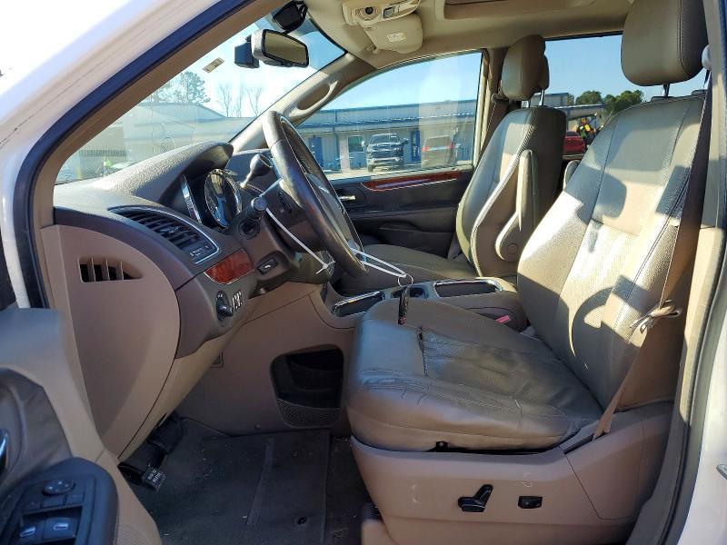 2012 Chrysler Town & Country Touring l