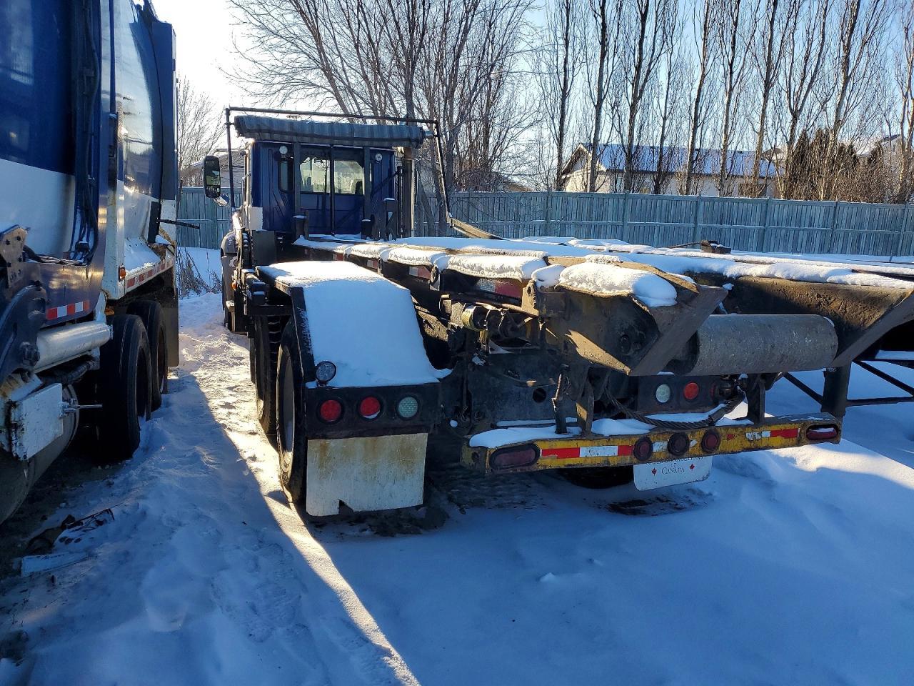 2012 Mack 800 GU800