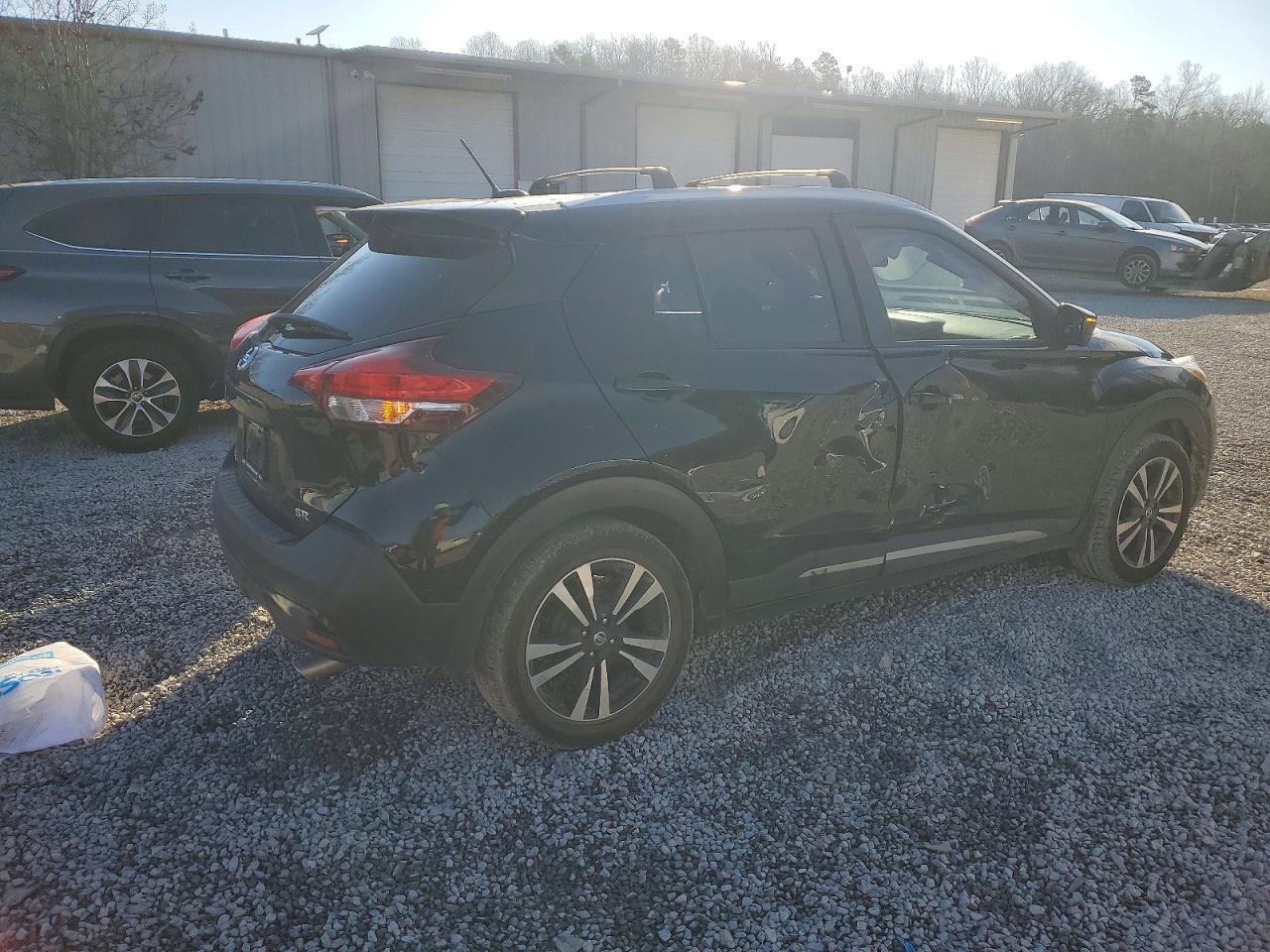 2019 Nissan Kicks s