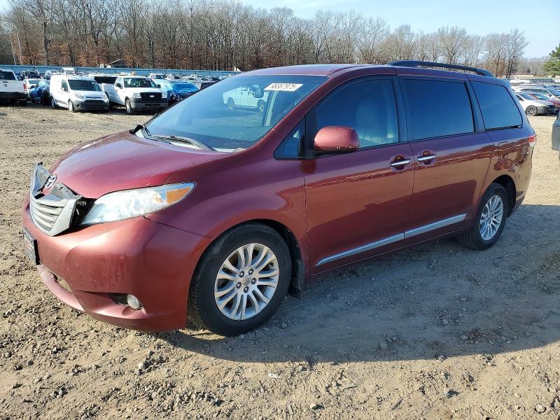 2013 Toyota Sienna xle