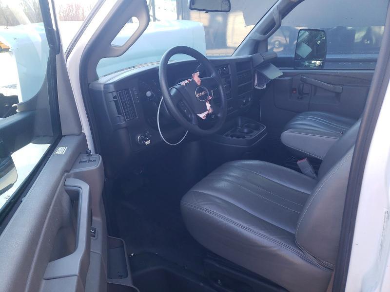 2023 GMC Savana CUT-BOX Truck