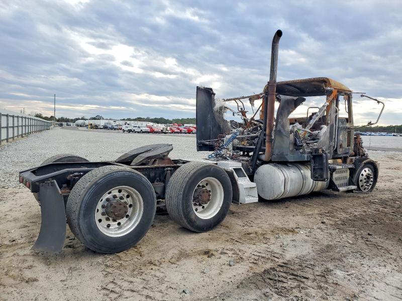 2015 Mack CXU613 Semi Truck