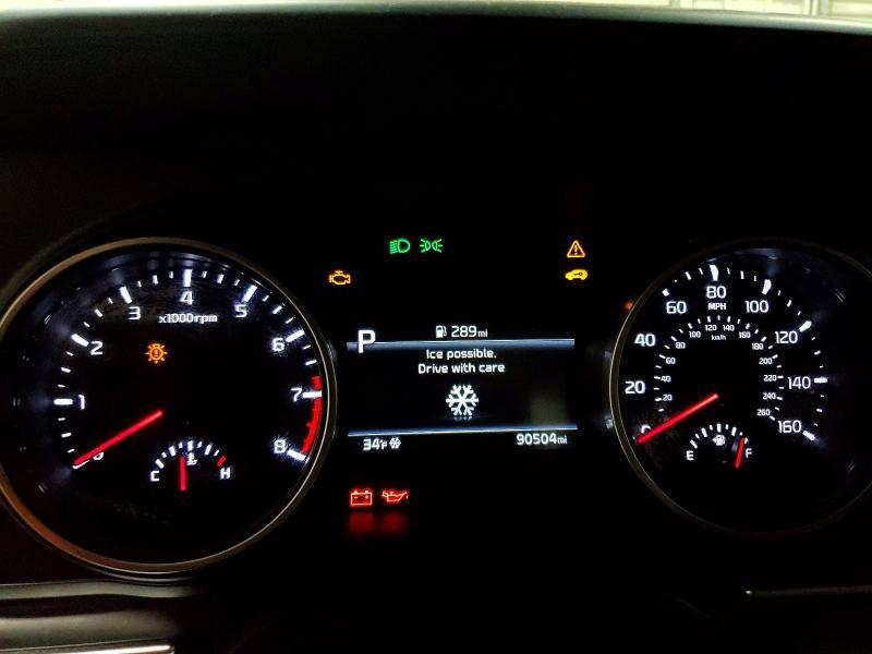 2023 KIA Carnival lx