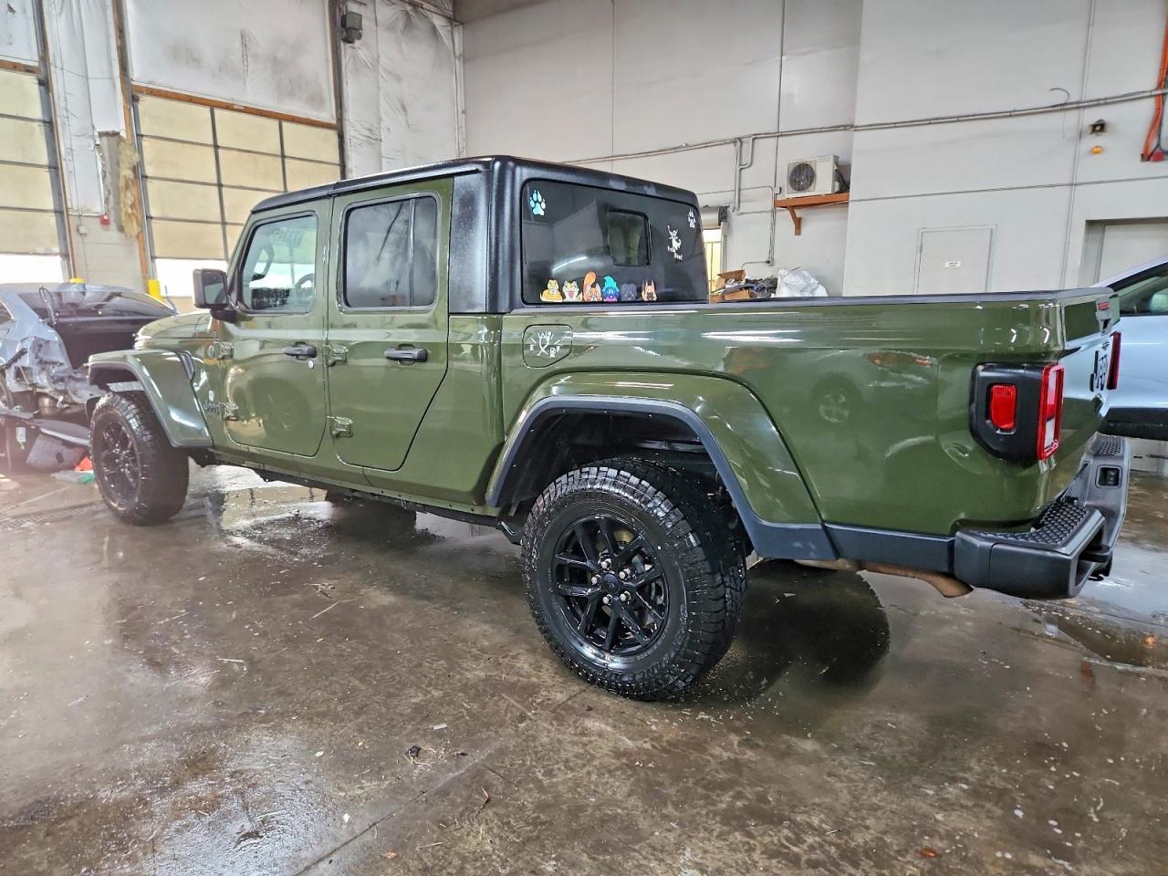 2022 Jeep Gladiator Sport