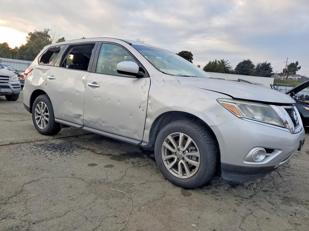 2014 Nissan Pathfinder s