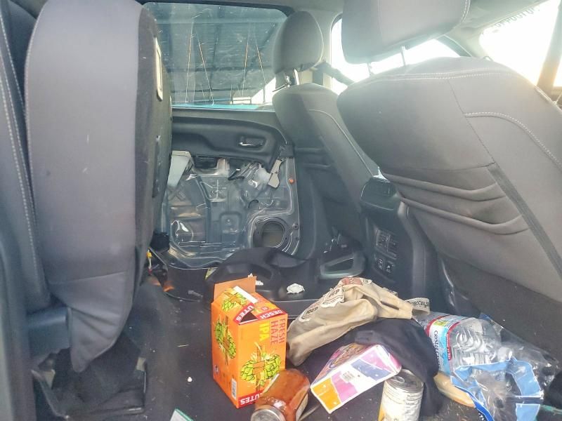 2021 Nissan Titan sv