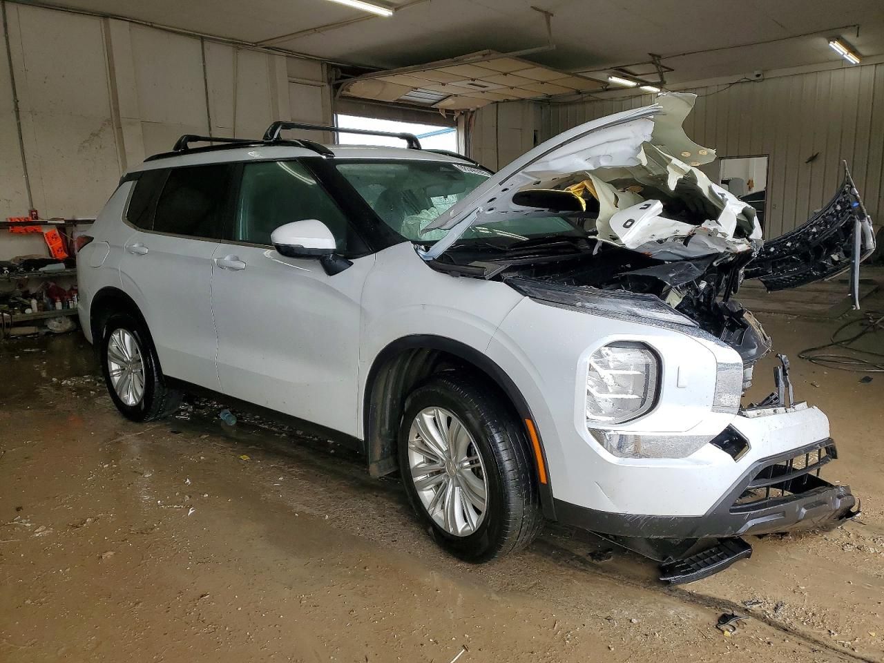 2024 Mitsubishi Outlander es