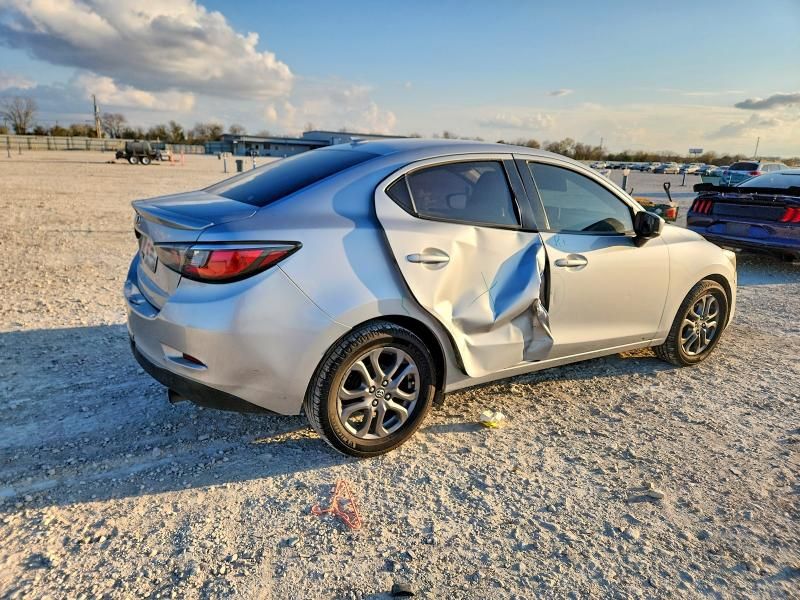 2019 Toyota Yaris l