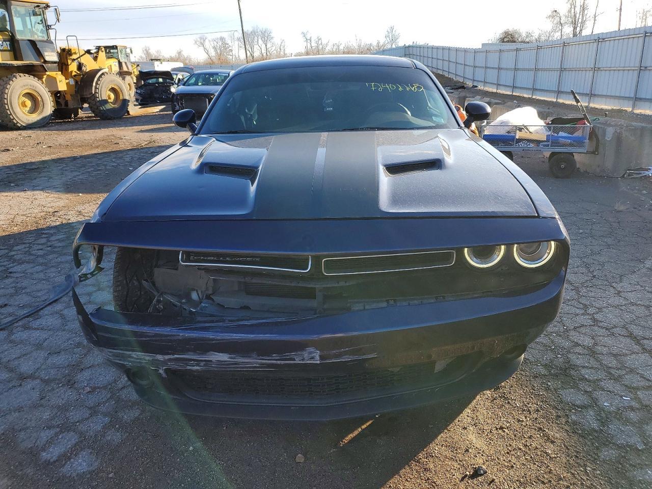 2016 Dodge Challenger sxt